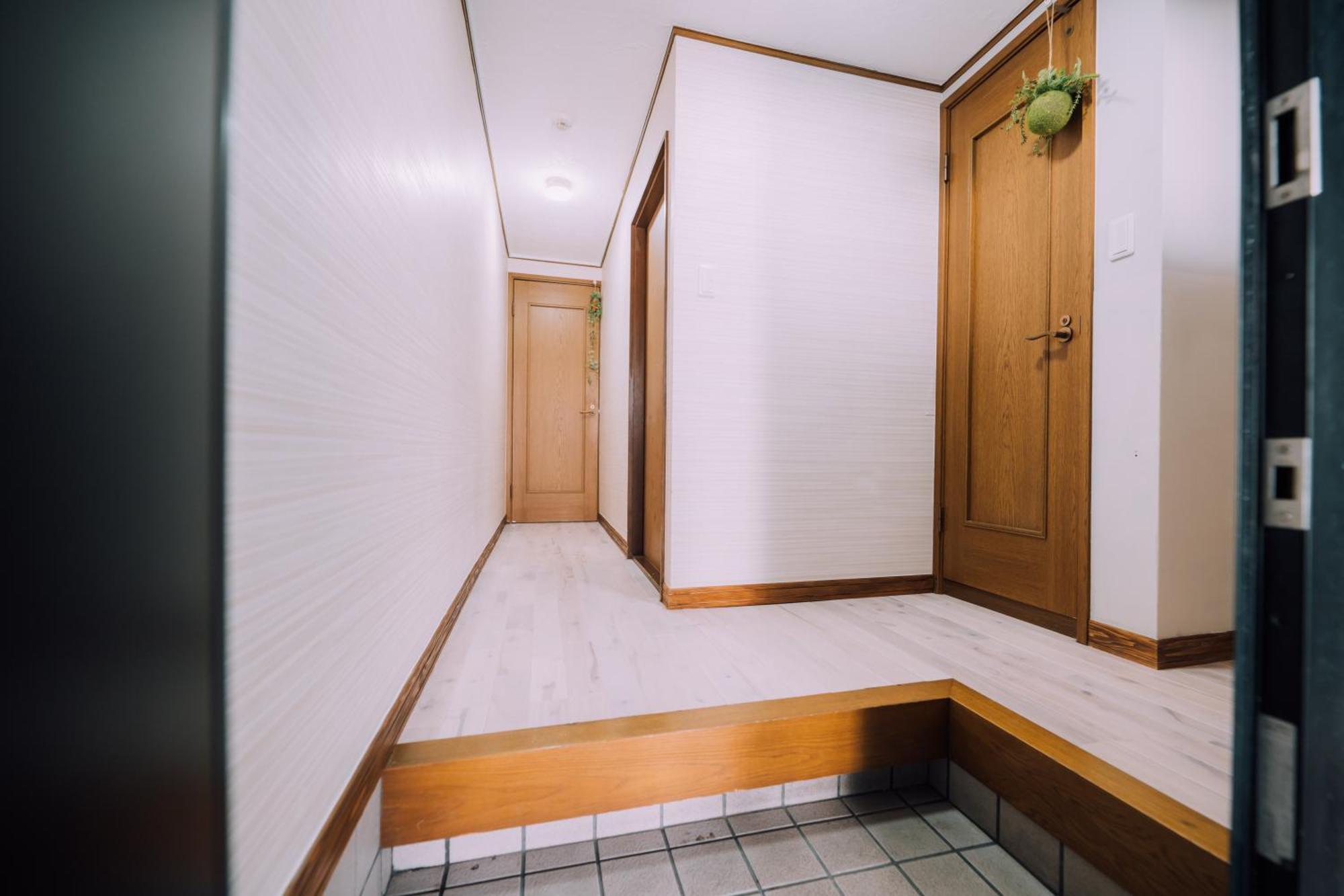 Huge Castle House - Local Vibes Quiet Area Apartment